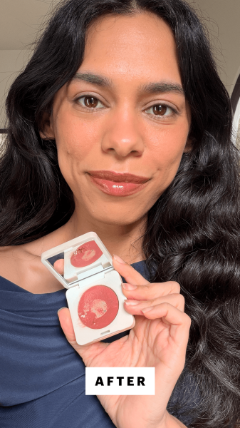 Shipin after applying the Summer Fridays Blush Butter&nbsp;Balm